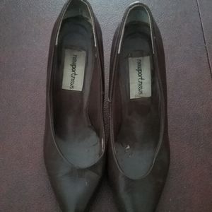 Newport news heels size 5.5